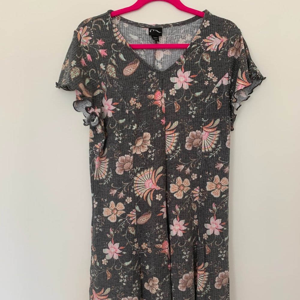 Ribbed Grey Dress w/ Floral Print